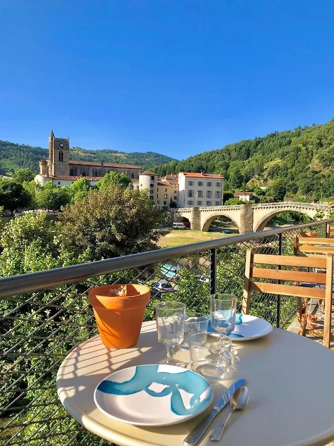 Maison Cha-Ri-Va-Ri Bed & Breakfast Lavoute-Chilhac